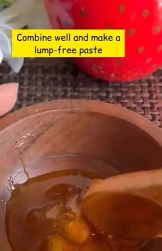 Atasi flek hitam pakai kunyit aloe vera dan madu TikTok Atasi flek hitam pakai kunyit aloe vera dan madu TikTok