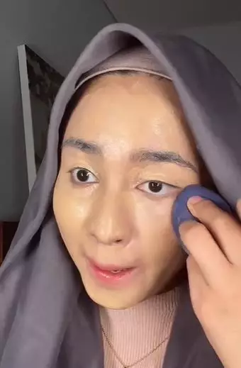 Transformasi makeup mata panda mirip syifa hadju TikTok