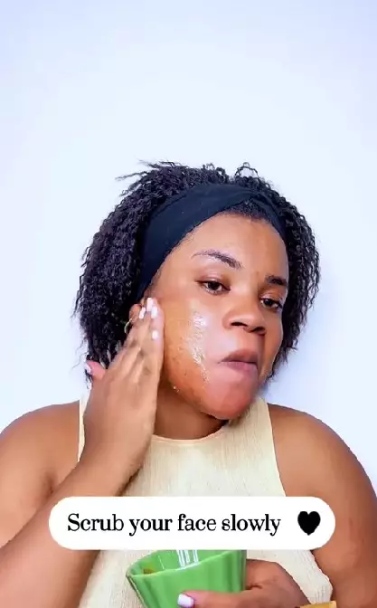 Bikin scrub untuk atasi flek hitam 2 bahan dapur TikTok Bikin scrub untuk atasi flek hitam 2 bahan dapur TikTok