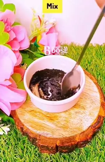 Wanita India ini bagikan cara menutupi tampilan uban TikTok Wanita India ini bagikan cara menutupi tampilan uban TikTok