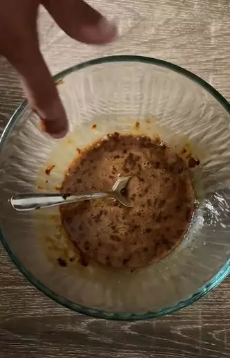 Mengecilkan pori-pori wajah yang terbuka TikTok