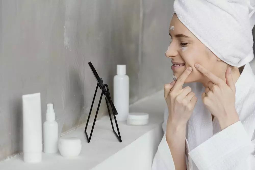 Kandungan skincare untuk jerawat © Freepik.com Kandungan skincare untuk jerawat © Freepik.com