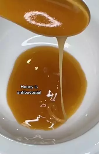 Atasi jerawat meradang tanpa acne patch TikTok