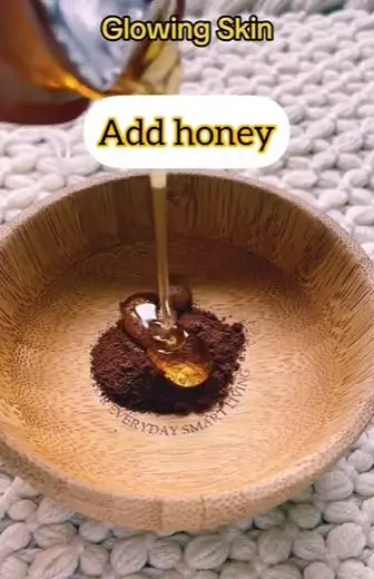 Atasi wajah kusam berflek hitam jadi glowing Berbagai sumber