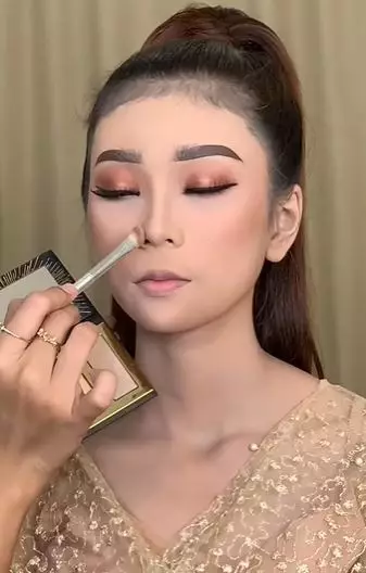 Transformasi cewek wajah bertekstur dirias ala glamor TikTok