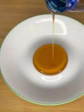 Madu tomat atasi pori-pori besar akibat komedo Berbagai sumber