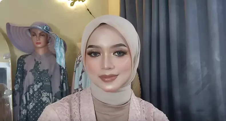 ubah wajahnya dengan look glam makeup berbagai sumber