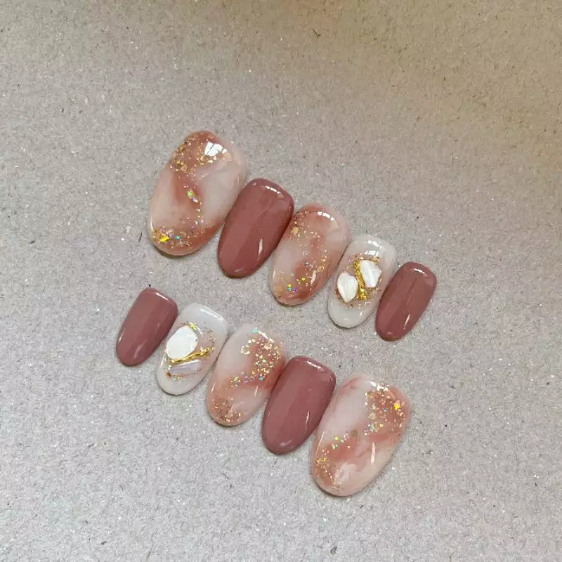 Rekomendasi kuku palsu berbagai sumber Rekomendasi kuku palsu berbagai sumber