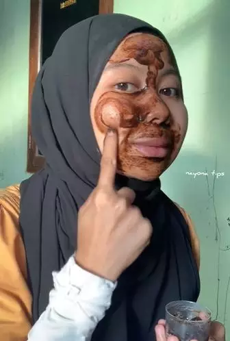 Cewek kencangkan kerutan wajah pakai 2 bahan dapur TikTok