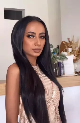 Transformasi cewek berkulit gelap dirias bold makeup TikTok