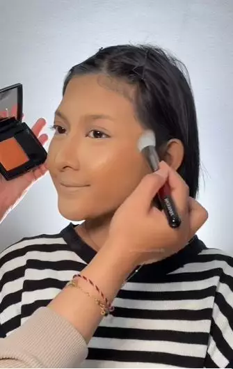 Transformasi cewek berkulit gelap flawless tanpa abu-abu TikTok Transformasi cewek berkulit gelap flawless tanpa abu-abu TikTok