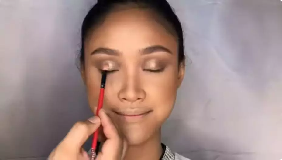 wanita berkulit gelap dengan look soft glam berbagai sumber wanita berkulit gelap dengan look soft glam berbagai sumber