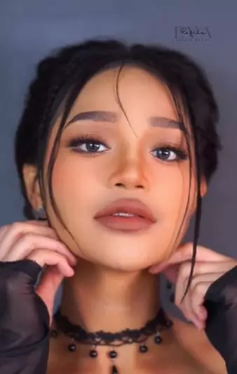 Transformasi cewek berwajah gelap mirip Rihanna TikTok