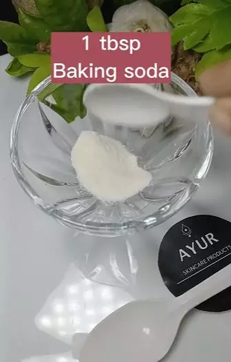 Putihkan gigi kuning berkarang Berbagai sumber