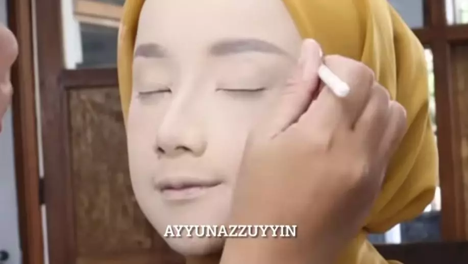 Transformasi makeup dengan tanda lahir di wajah berbagai sumber Transformasi makeup dengan tanda lahir di wajah berbagai sumber