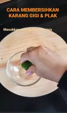 cara hilangkan plak kuning di gigi pakai jeruk nipis berbagai sumber