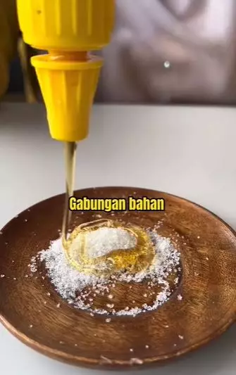 Bahan pemanis cerahkan bibir hitam TikTok