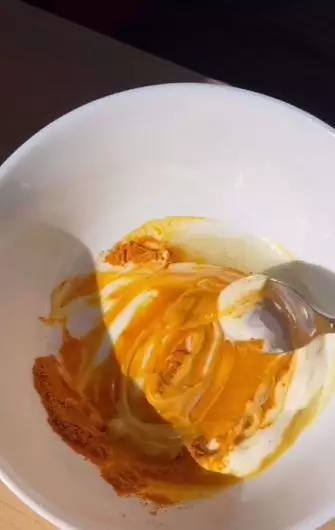 4 Bahan hilangkan flek hitam membandel TikTok 4 Bahan hilangkan flek hitam membandel TikTok