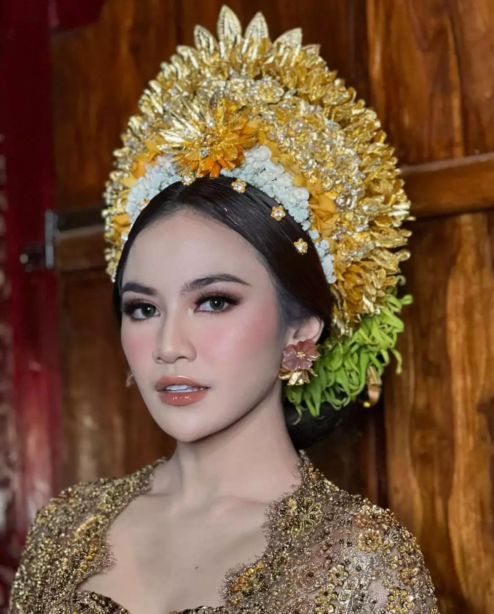 Detail makeup Mahalini saat prosesi adat Mepamit Instagram