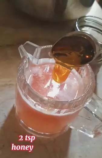 Atasi mata panda pakai tomat madu Berbagai sumber