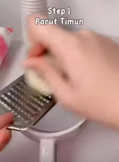 cara hilangkan kantung mata pakai lidah buaya berbagai sumber