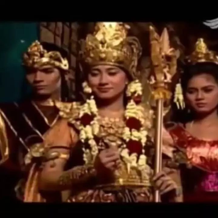 potret lawas pemeran dewi tertawan hati © instagram