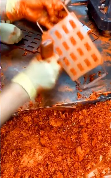 proses pembuatan pallet eyeshadow berbagai sumber