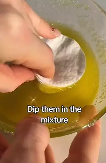 2 Bahan bersihkan kotoran penyebab pori-pori besar TikTok 2 Bahan bersihkan kotoran penyebab pori-pori besar TikTok