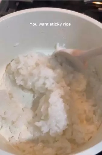 Beras cerahkan wajah berflek hitam TikTok