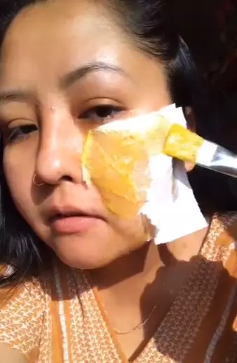 Peel off bersihkan pori-pori wajah TikTok