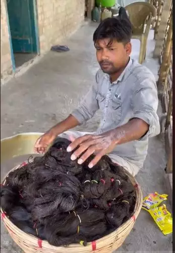 Proses bikin rambut palsu berbagai sumber