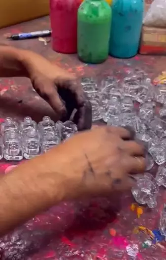 Potret pembuatan kutek mirip pabrik cat tembok Berbagai sumber