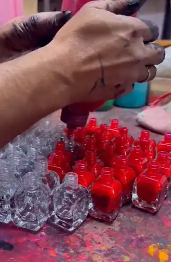 Potret pembuatan kutek mirip pabrik cat tembok Berbagai sumber