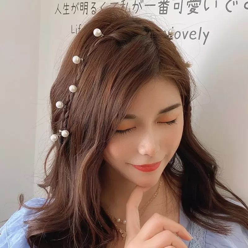 Rekomendasi aksesoris rambut untuk anak sekolah © 2024 brilio.net