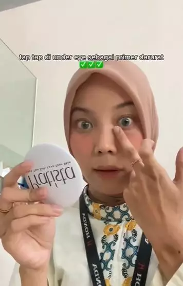 Cara touch up sat-set area under eye agar makeup kembali flawless TikTok Cara touch up sat-set area under eye agar makeup kembali flawless TikTok