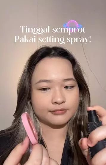 Trik atasi blush on nggak pigmented cuma andalkan 1 produk makeup TikTok