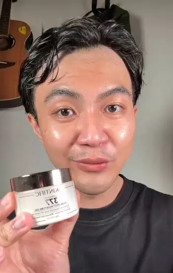 Review Skintific SYMWHITE377 Dark Spot Moisture Gel TikTok Review Skintific SYMWHITE377 Dark Spot Moisture Gel TikTok