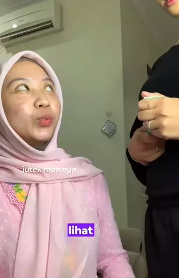 Dirias pakai jasa MUA Rp 25 ribu saat wisuda hasilnya awet seharian TikTok