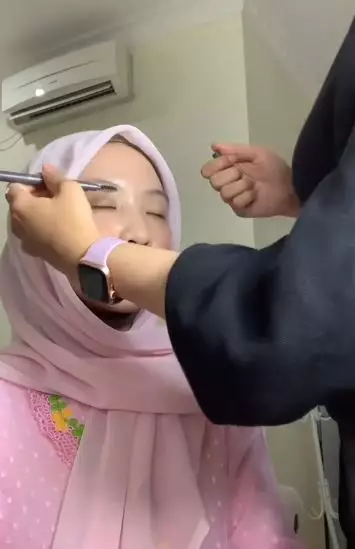 Dirias pakai jasa MUA Rp 25 ribu saat wisuda hasilnya awet seharian TikTok