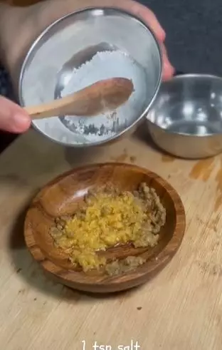 Campuran kulit pisang dan 2 bahan dapur ampuh bersihkan gigi bernoda kuning Berbagai sumber Campuran kulit pisang dan 2 bahan dapur ampuh bersihkan gigi bernoda kuning Berbagai sumber