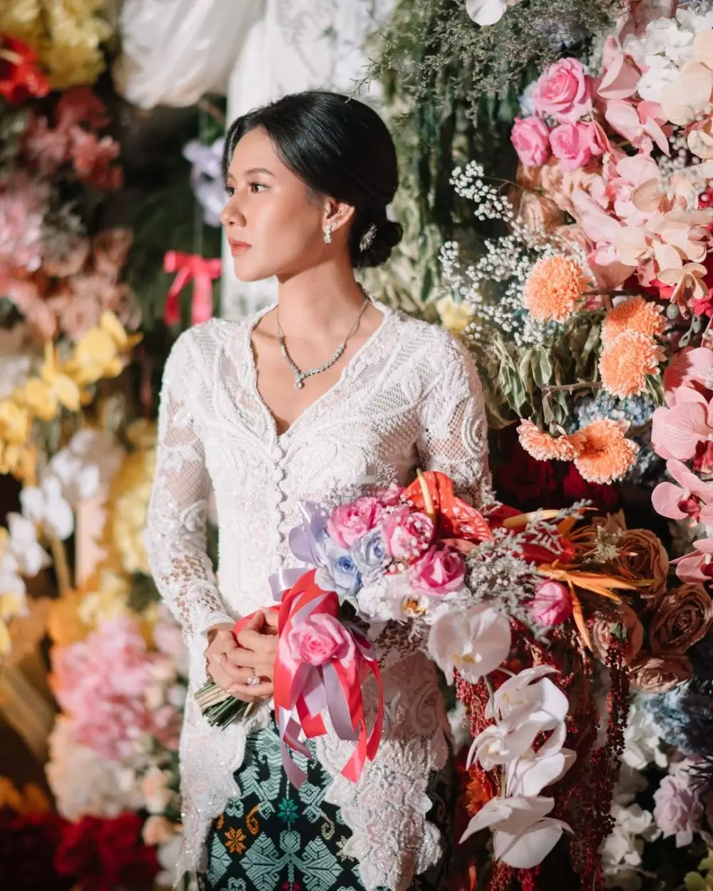 gaya makeup Shenina Cinnamon dari lamaran hingga resepsi © Instagram gaya makeup Shenina Cinnamon dari lamaran hingga resepsi © Instagram