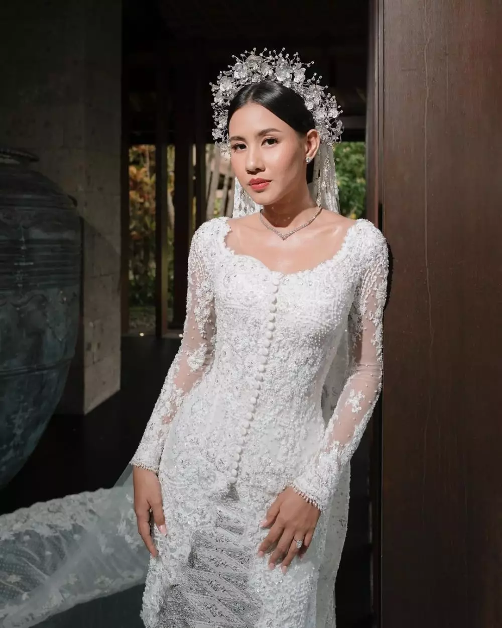 gaya makeup Shenina Cinnamon dari lamaran hingga resepsi © Instagram gaya makeup Shenina Cinnamon dari lamaran hingga resepsi © Instagram