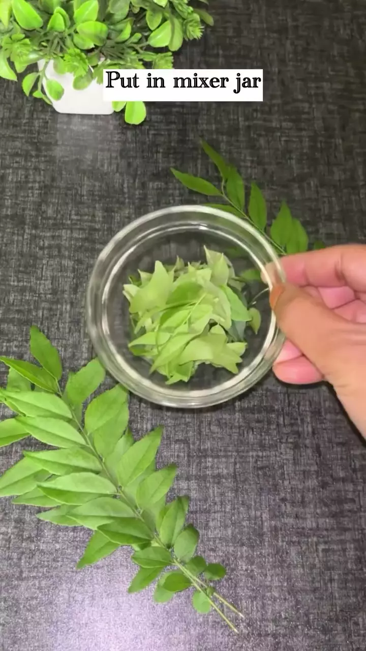 Cara bikin hair tonic (stok) © Instagram