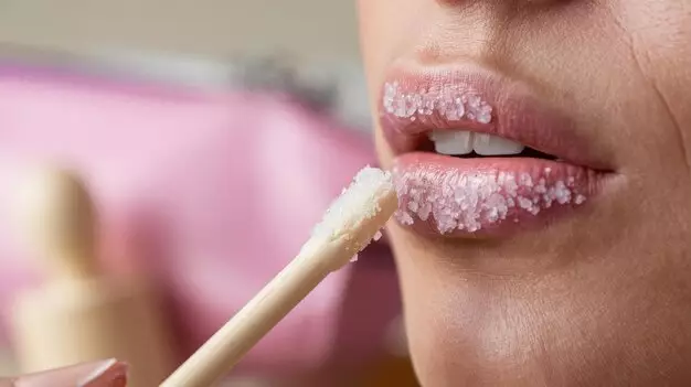 Cara membuat bibir merah merona © YouTube