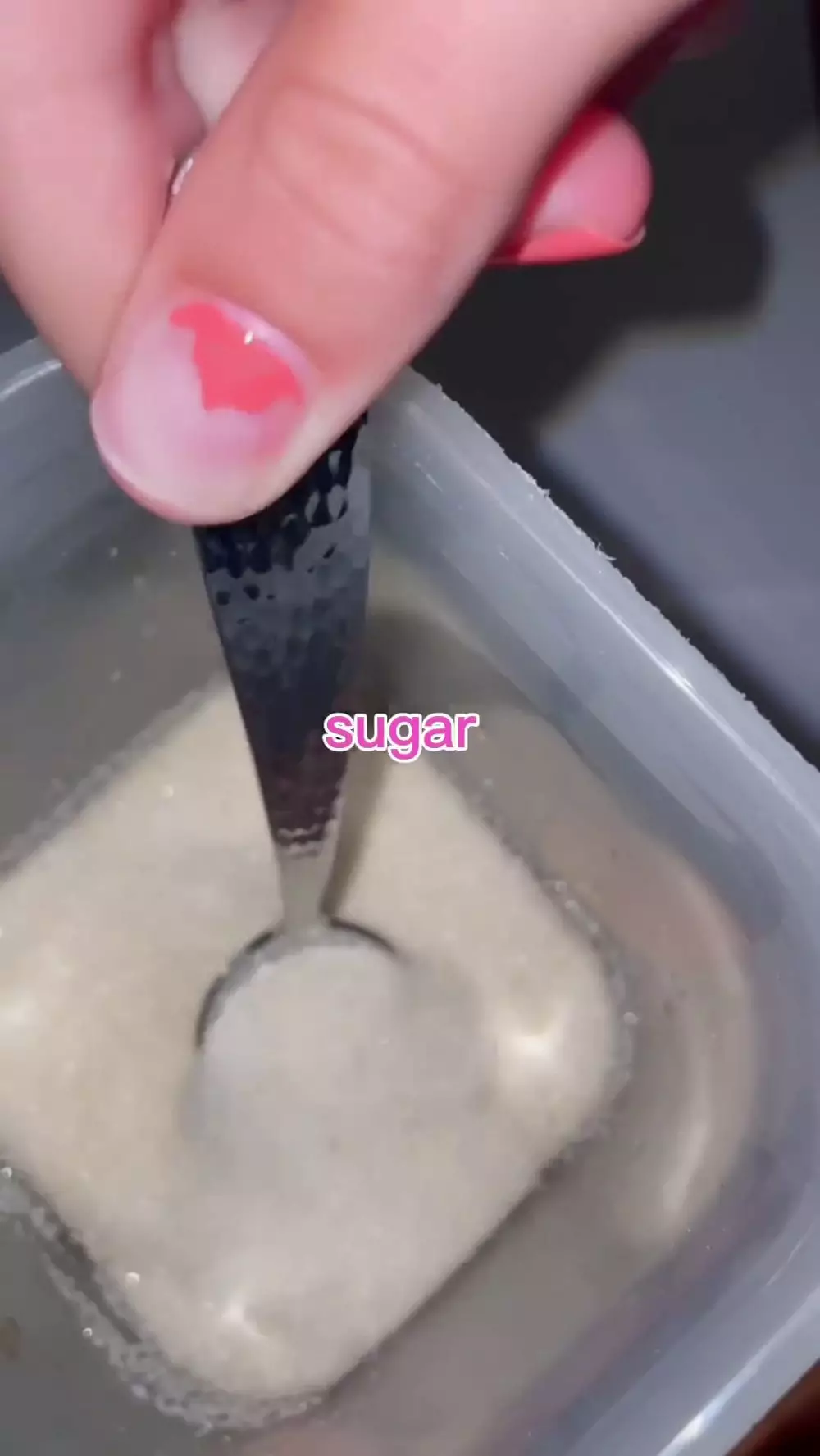 Cara membuat bibir merah merona © YouTube