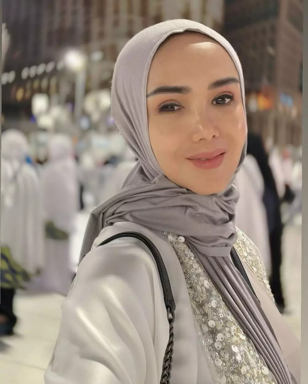 Yuni Shara pakai soft makeup (stok) © Instagram Yuni Shara pakai soft makeup (stok) © Instagram