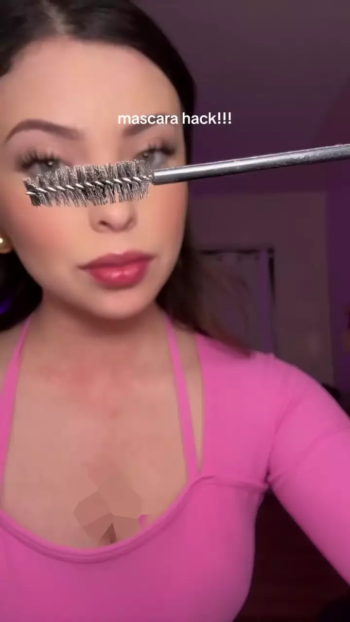 cara hapus coretan maskara © Instagram cara hapus coretan maskara © Instagram