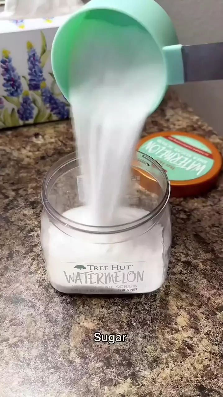 Cara menghilangkan strawberry skin © Instagram