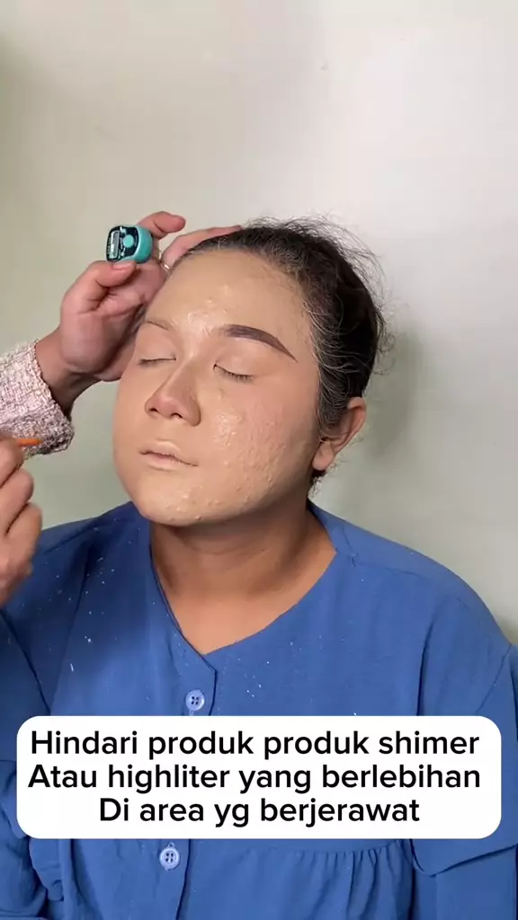 Transformasi makeup wanita berjerawat © TikTok
