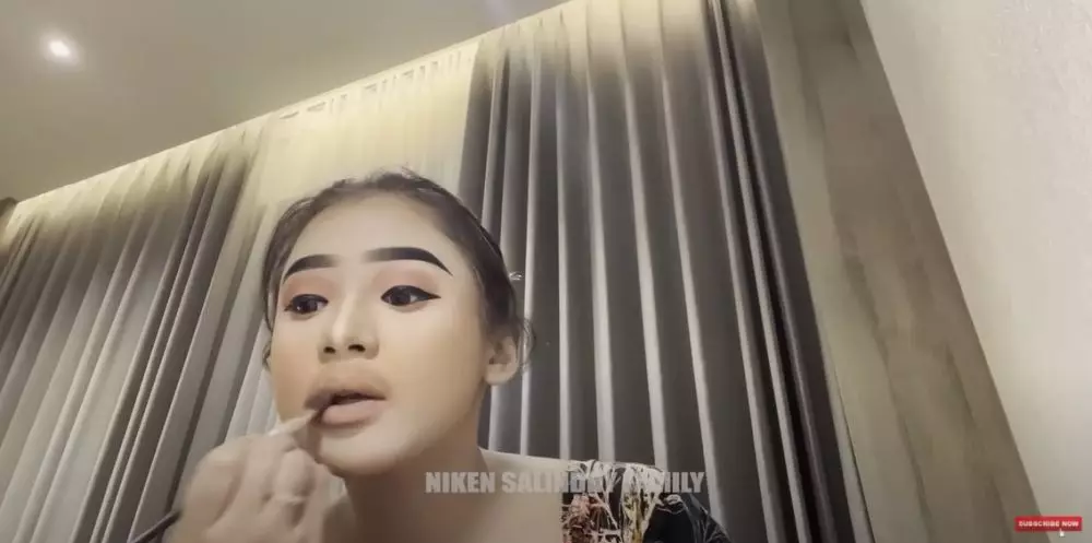 makeup pesinden Niken Salindry © YouTube makeup pesinden Niken Salindry © YouTube